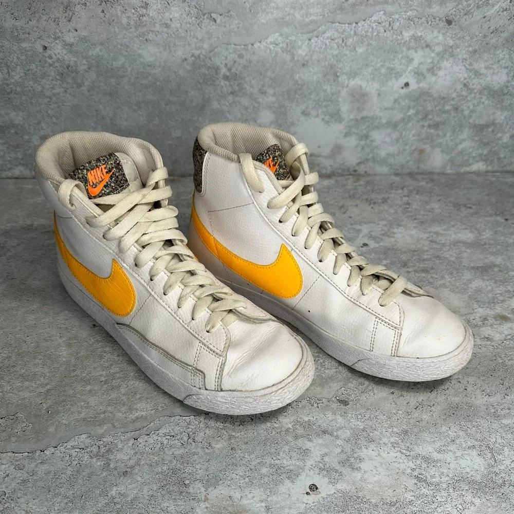 Nike Blazer Mid 77 White Orange Space GS Size 6Y‎ Trainers